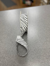 Load image into Gallery viewer, Patterned bias binding