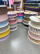 Load image into Gallery viewer, Patterned bias binding