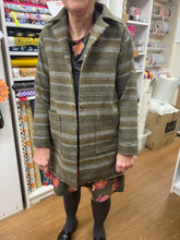 Load image into Gallery viewer, 100% wool
