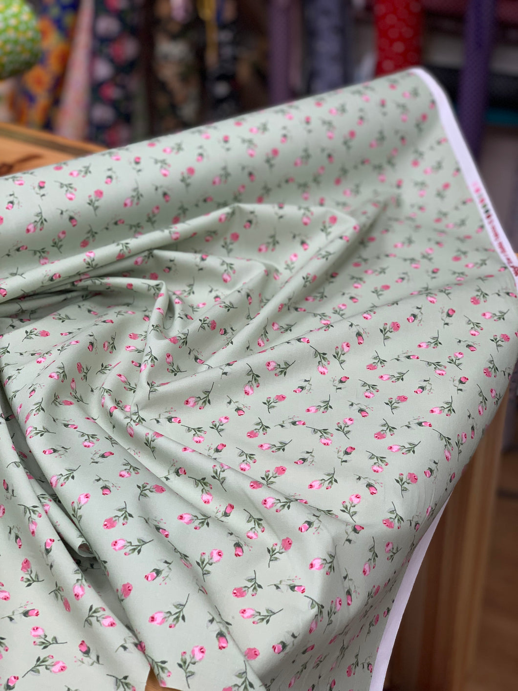 Ditsy pink roses cotton poplin